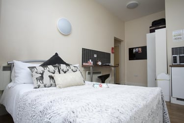 1 bed studio, Anson Road, Victoria Park, Manchester, M144PE - Image 1